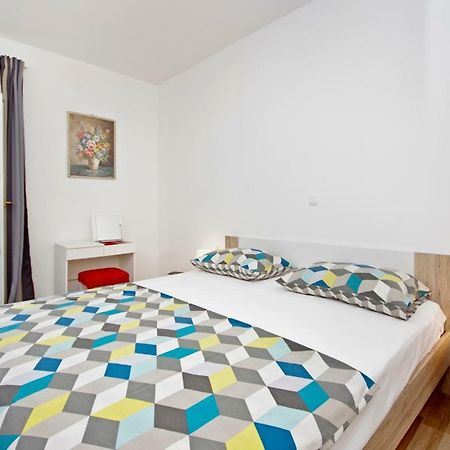 Apartments Andela Макарска Екстериор снимка
