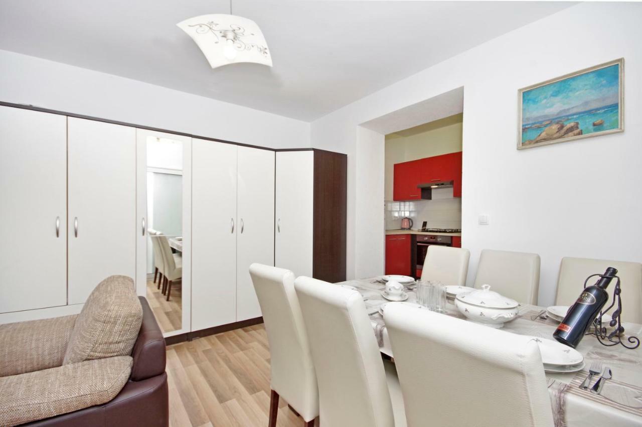 Apartments Andela Макарска Екстериор снимка
