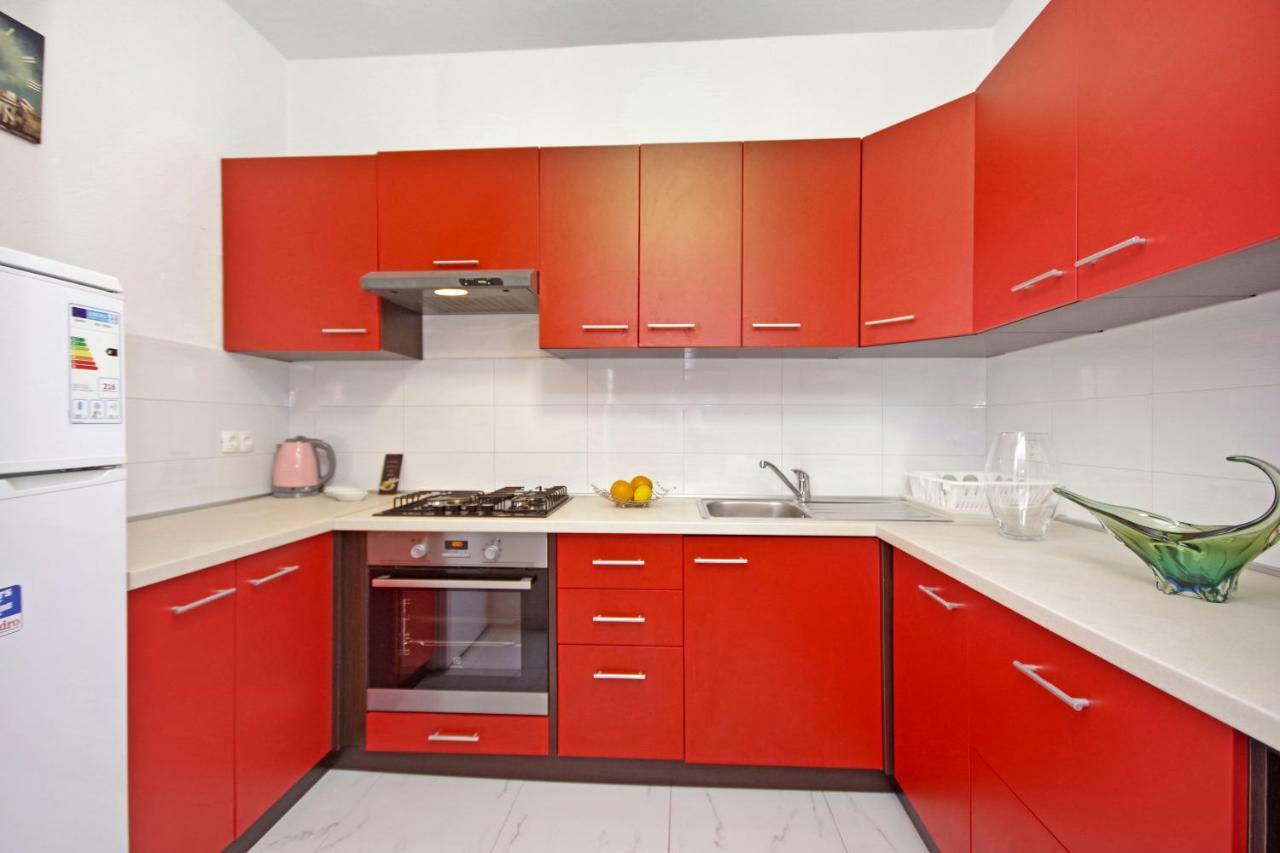 Apartments Andela Макарска Екстериор снимка